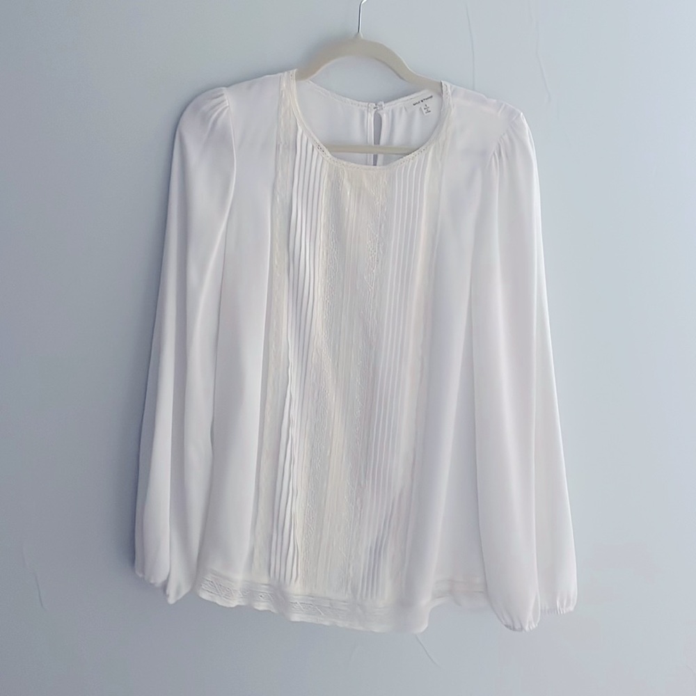 FREE with any purchase from my closet!! Max studio white blouse with lace, small